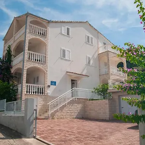 Mia Apartment