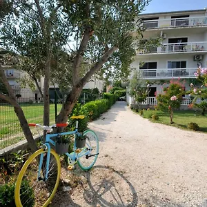 Olive Apartment