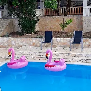A & A Luxury Apartment